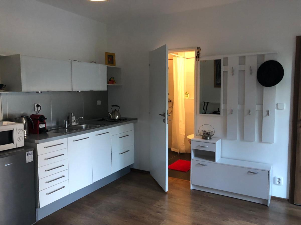 Apartman U Jezirka Velke Prilepy Eksteriør bilde